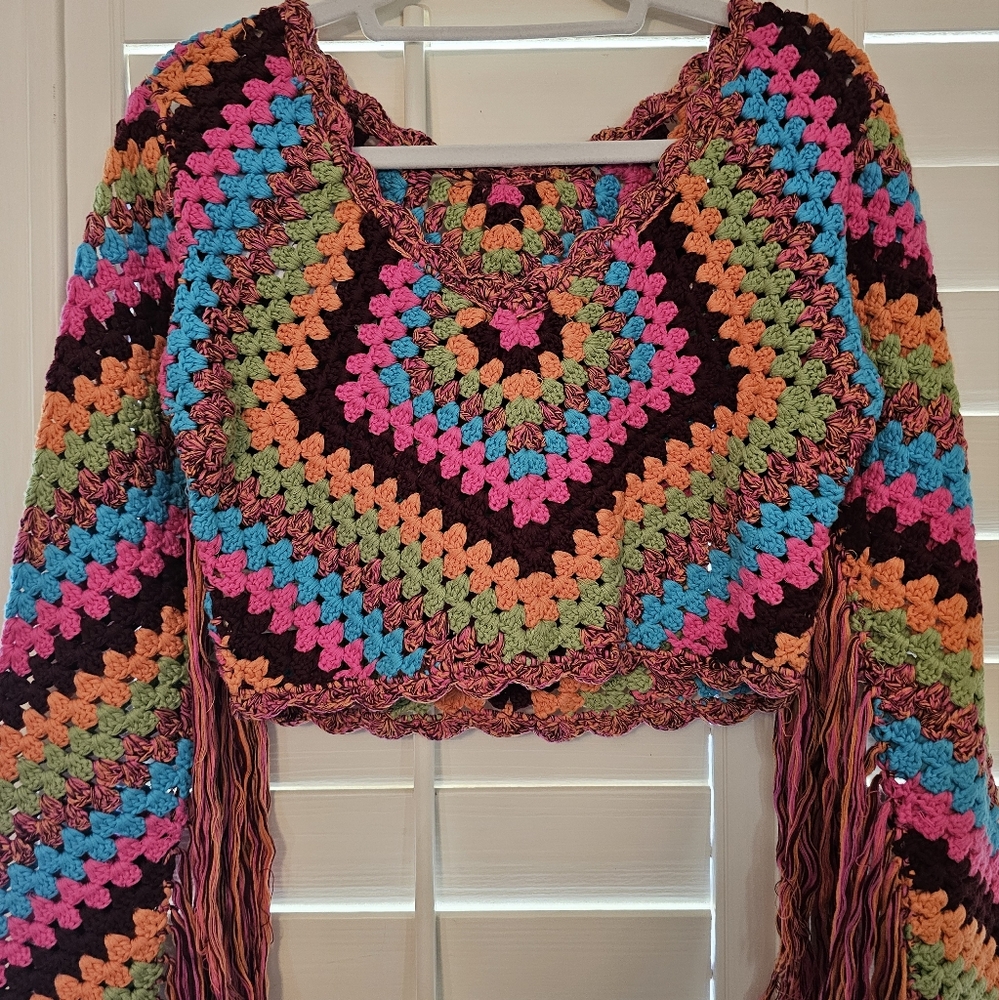 VINTAGE SPELL & THE GYPSY COLLECTIVE Joni Crochet Long Sleeve Fringe TopπβοΈπ - Picture 14 of 17